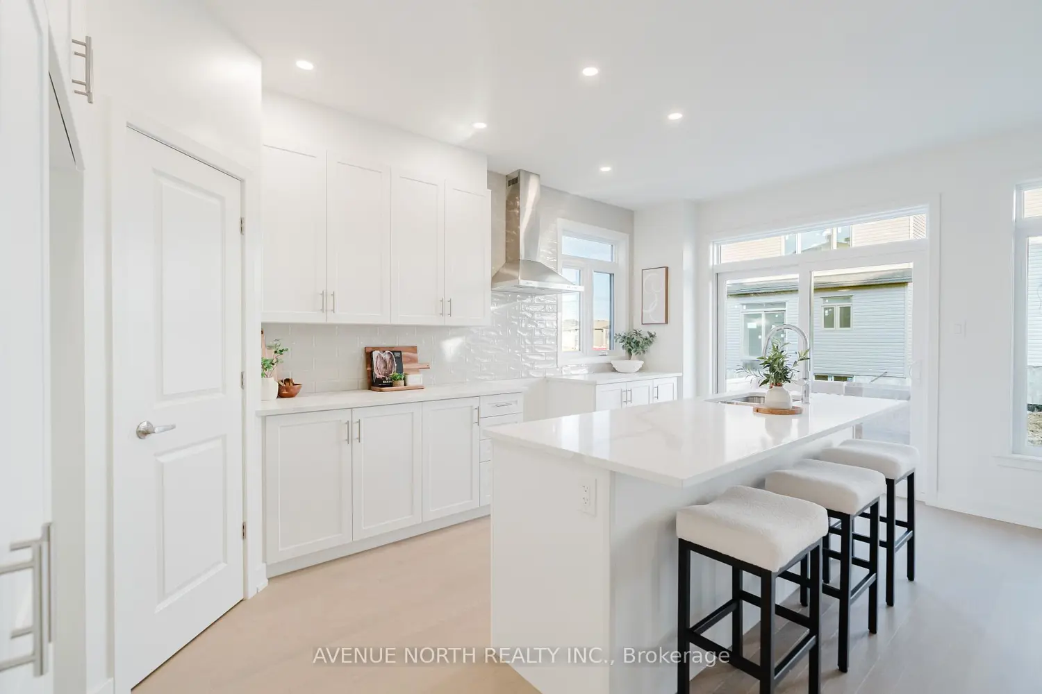 Additional image 5 of 1729 Rotterdam Circle