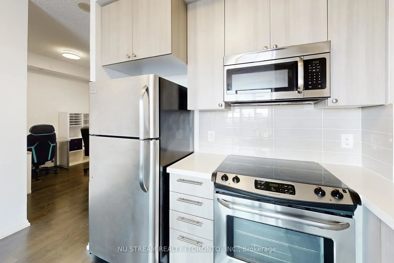 Additional image 8 of 540 Bur Oak Avenue 535