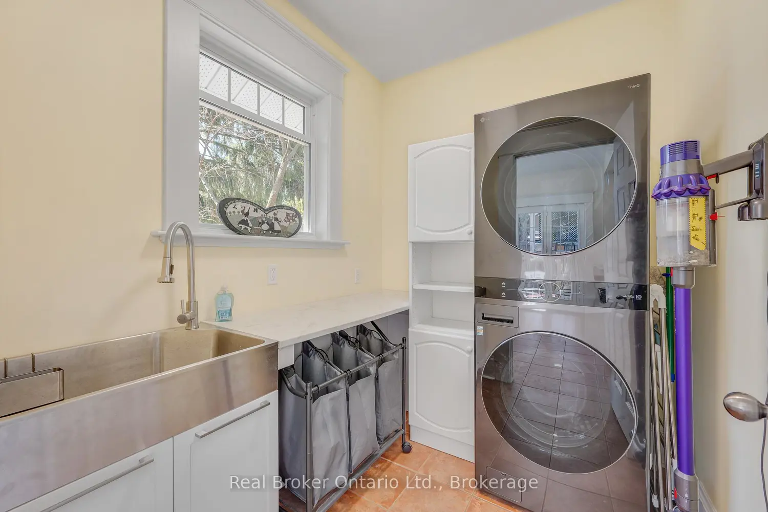 Additional image 8 of 739 Colborne Street