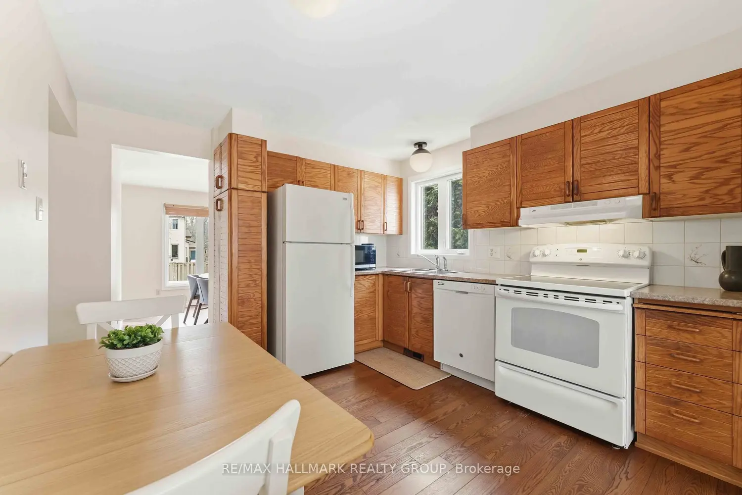 Additional image 2 of 6033 Meadowglen Drive