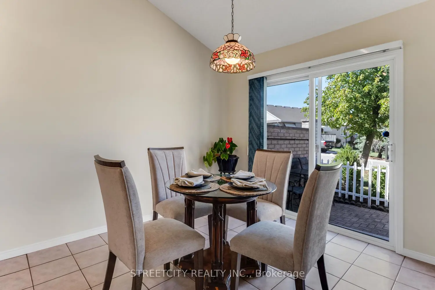 Additional image 4 of 861 Shelborne Street 34