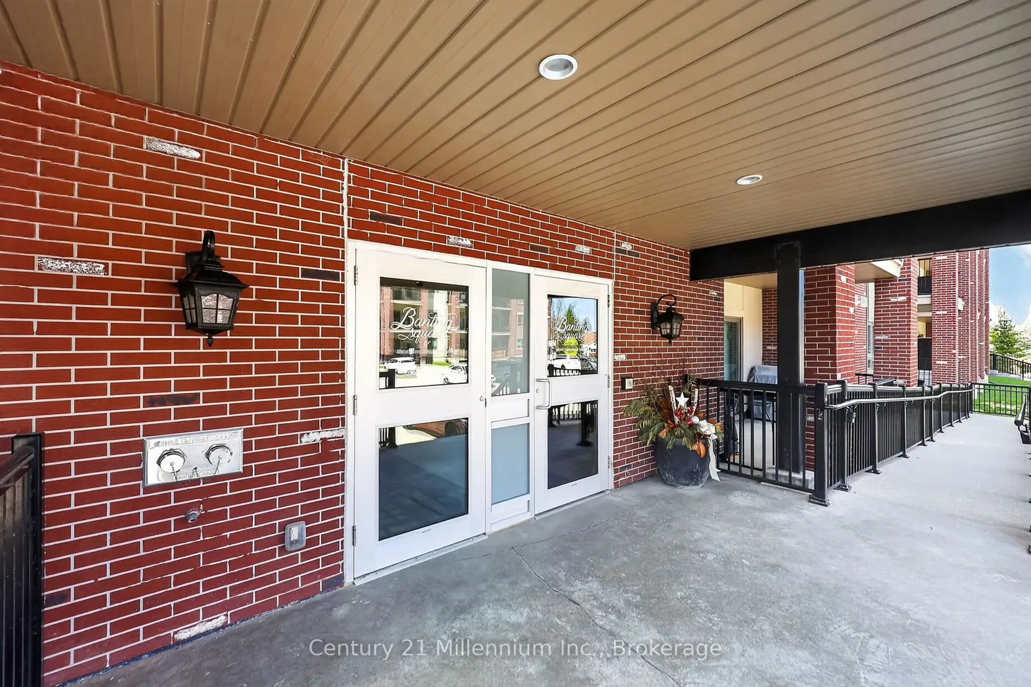 Additional image 5 of 157 Wellington Street 109