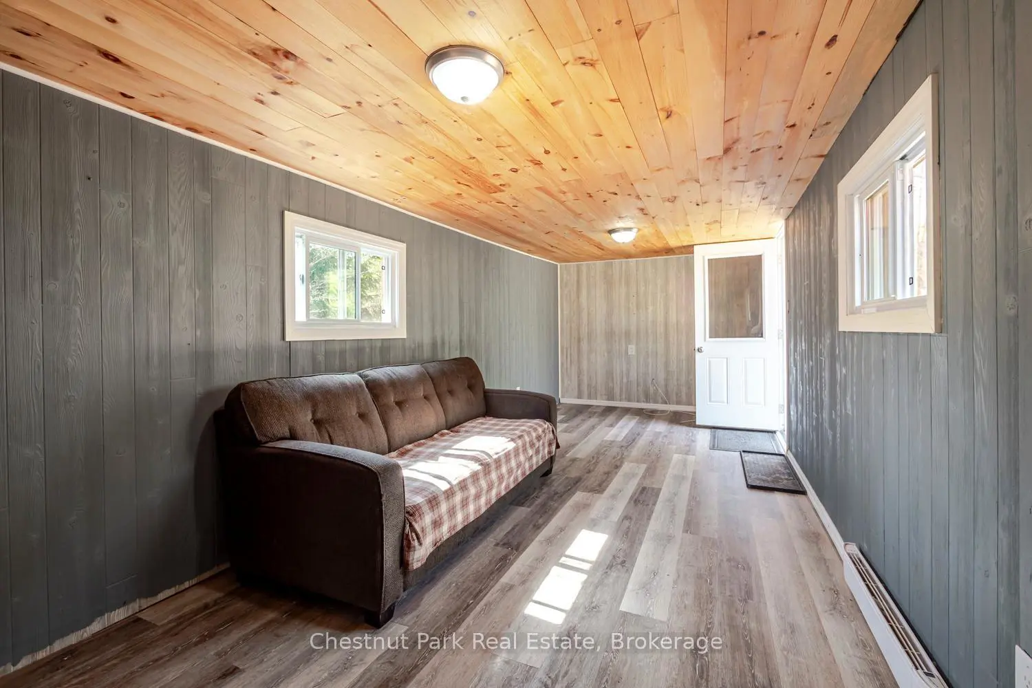 Additional image 9 of 2096 Bruce Road 9