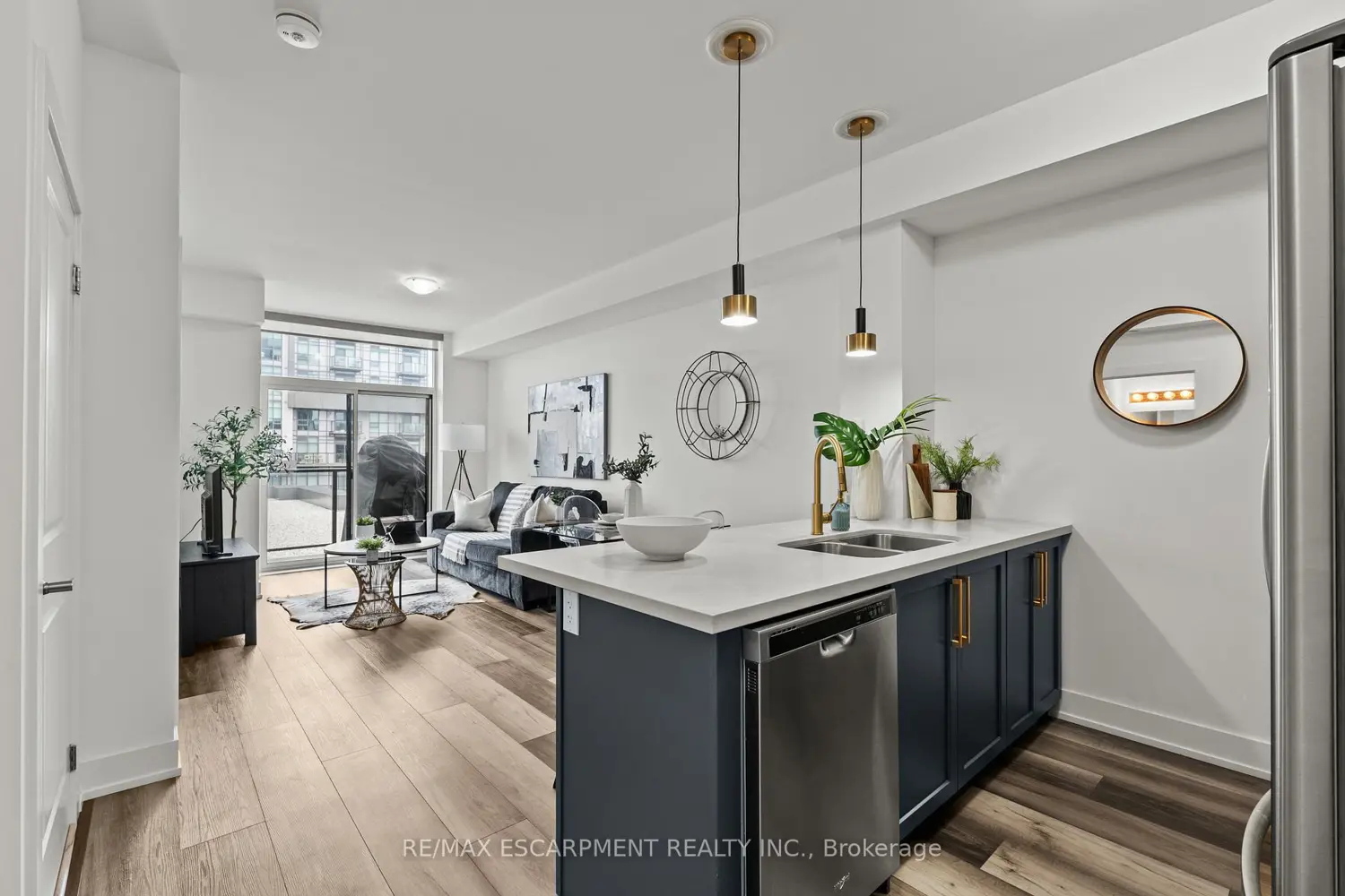 Additional image 13 of 450 Dundas Street 706