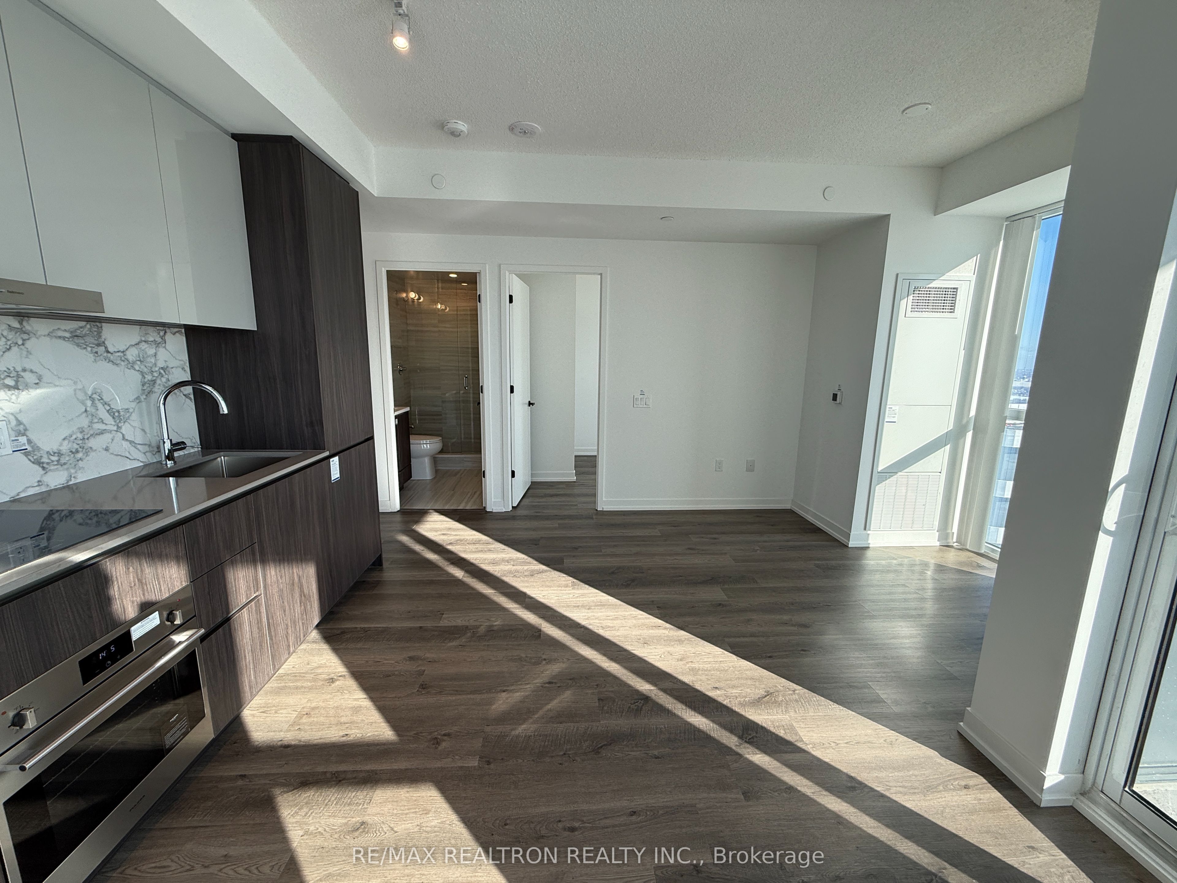 Additional image 2 of 5112-8 Interchange Way, Vaughan, ON, L4K 5Z7