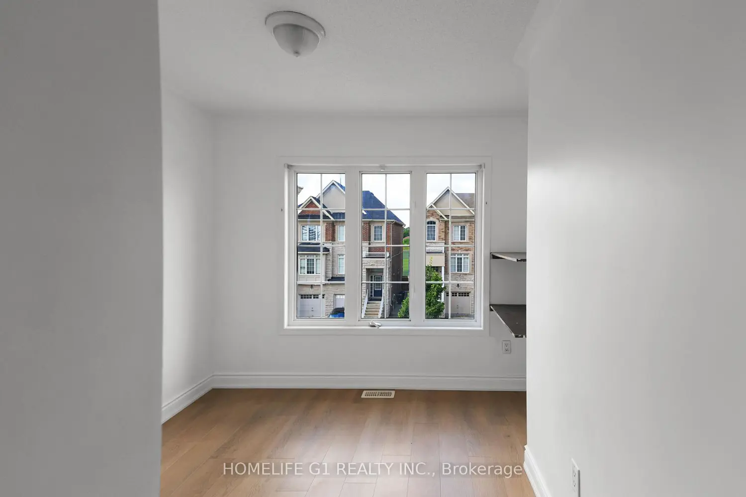 Additional image 6 of 35 Harpreet Circle
