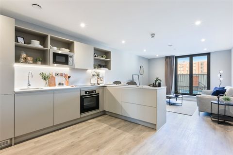 Spinners Yard, Skinner Ln LS7