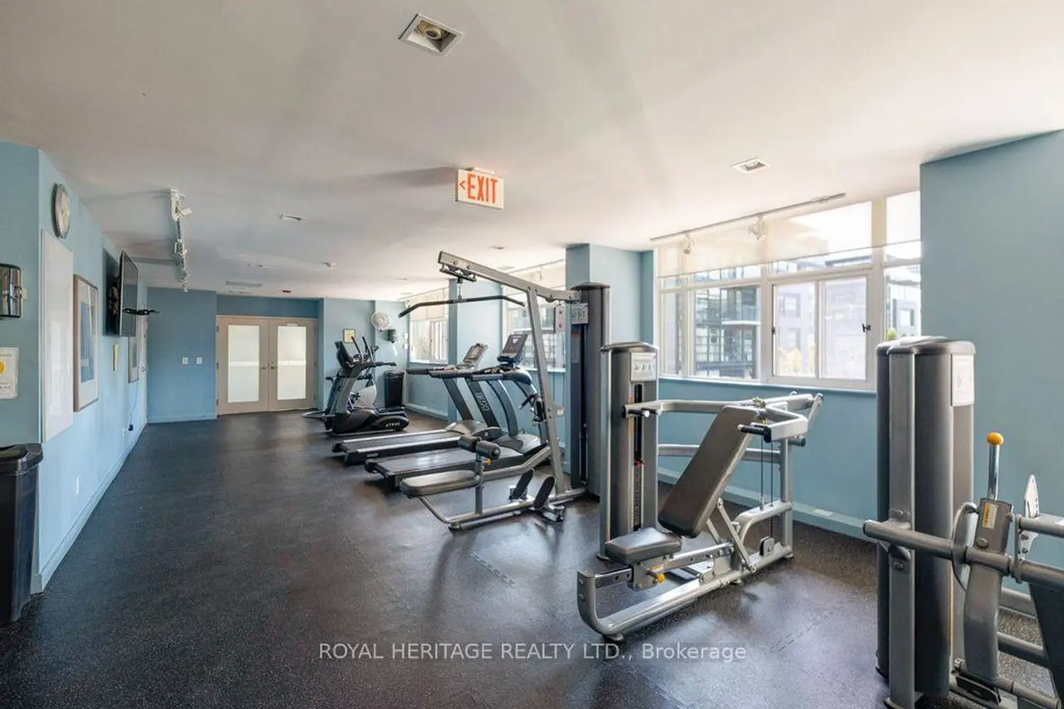 Additional image 19 of 1600 Charles St Street 413