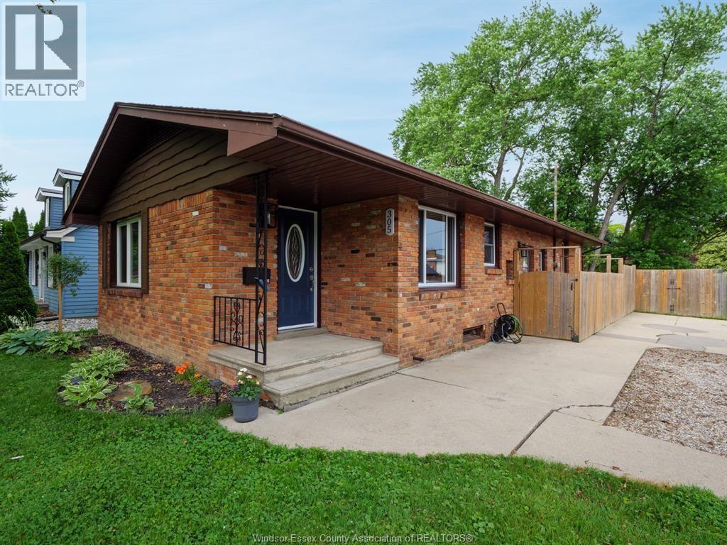 305 Edgewater Boulevard, Tecumseh, ON, N8N2G9