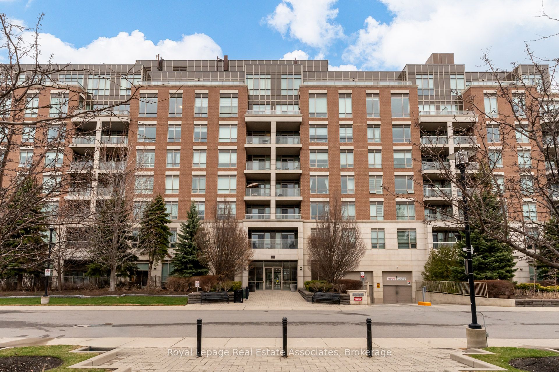 Additional image 2 of 712-2470 Prince Michael Drive, Oakville, ON, L6H 0G9
