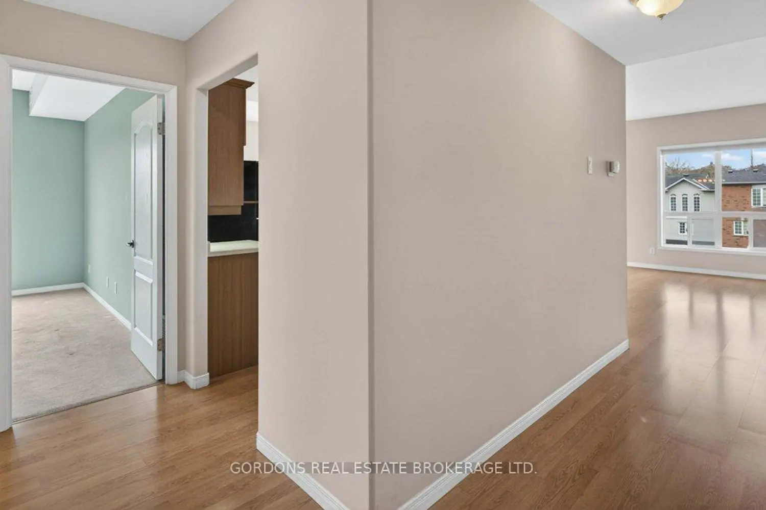 Additional image 9 of 350 Wellington Street 401