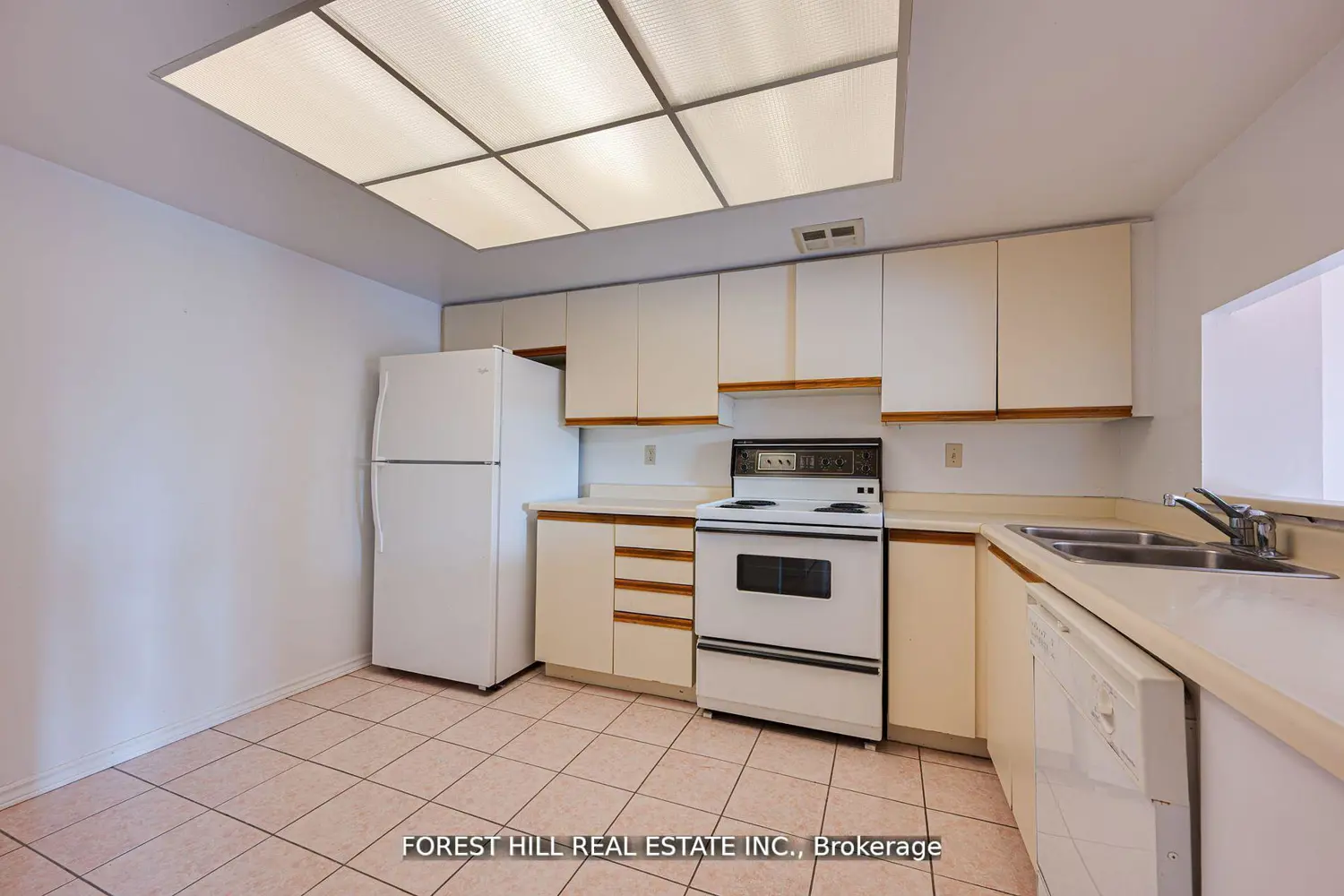 Additional image 4 of 7440 Bathurst Street 308