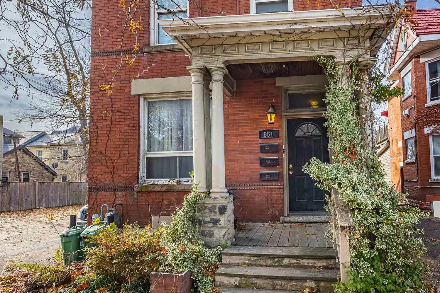 551 Adelaide Street