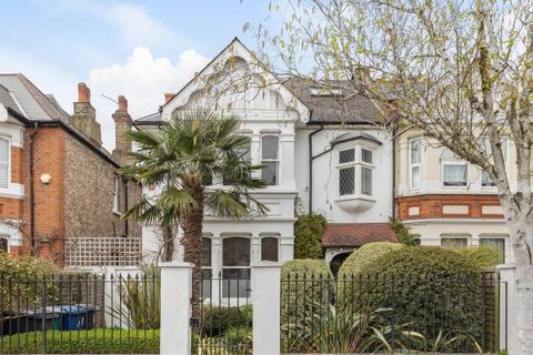 Birch Grove, London W3