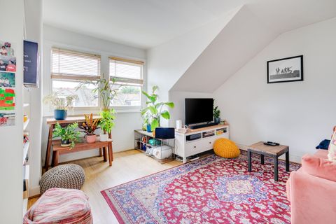 Glebe Road, London N8