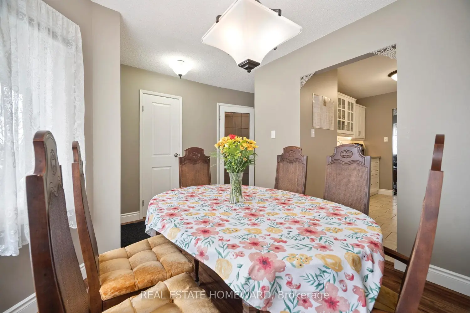 1093 Nellis Street 12