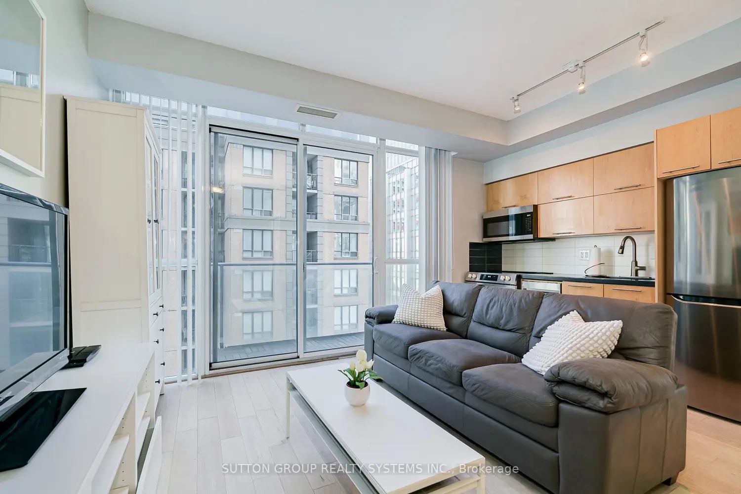 Additional image 7 of 126 Simcoe Street 1307