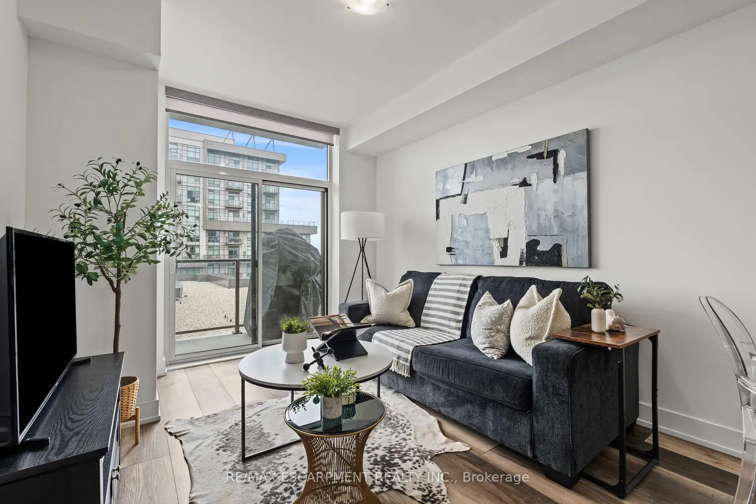 Additional image 15 of 450 Dundas Street 706