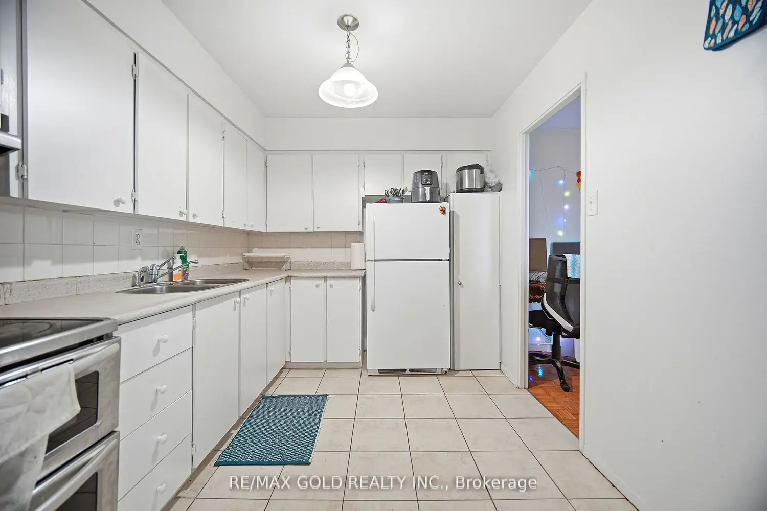 Additional image 8 of 3533 Derry Road 607