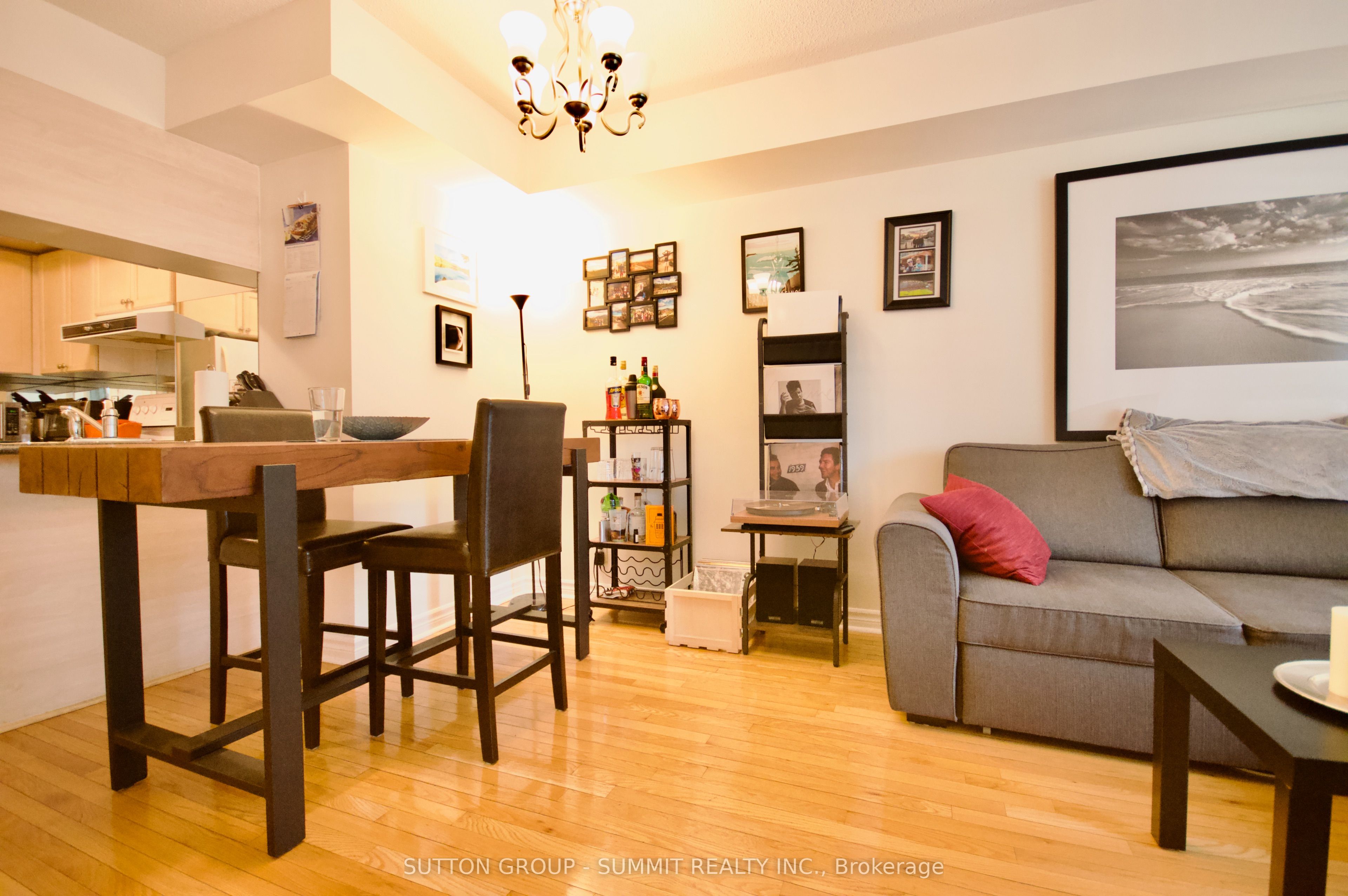 Additional image 2 of 506-1 Elm Drive W, Mississauga, ON, L5B 4M1