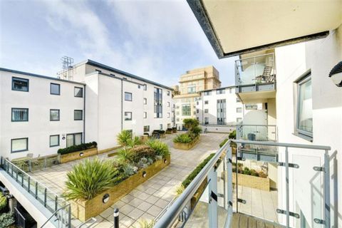 West Street, Avalon West Street BN1