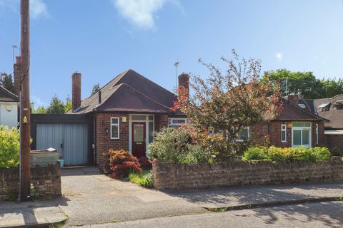 Balmoral Drive, Bramcote Hills, Nottingham NG9
