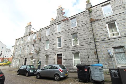 Fraser Street, Top Floor Right AB25