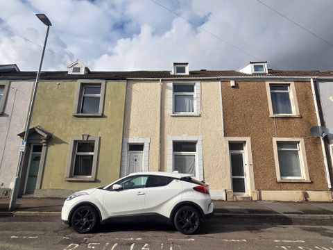 Oxford Street, Swansea SA1