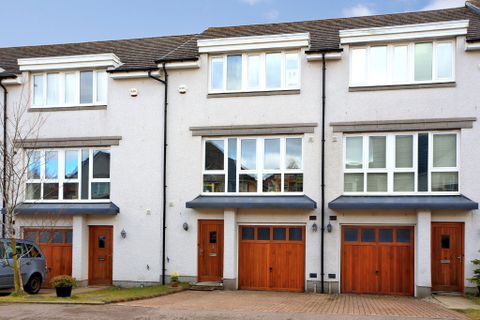 Woodlands Walk, Cults, Aberdeen AB15