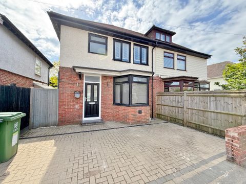 Pitreavie Road, Cosham, Portsmouth PO6