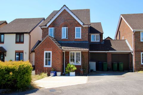 Leatherhead Gardens, Hedge End SO30