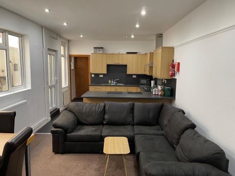 Beechwood Road, Uplands SA2
