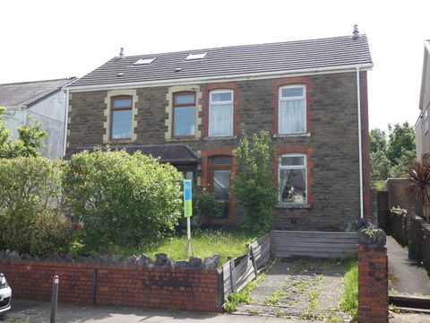 Crymlyn Road, Skewen, Neath . SA10