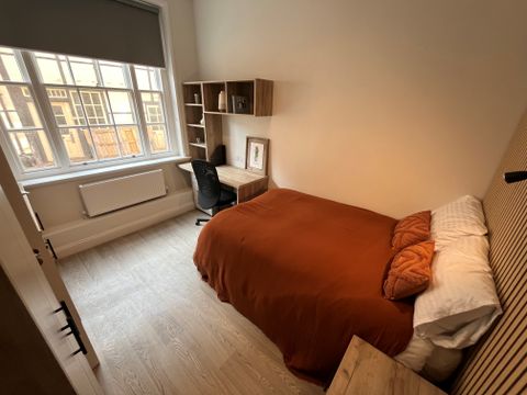 High Street, Southampton SO14, Studio to rent