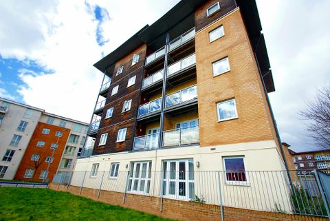 Heol Staughton, Cardiff CF10