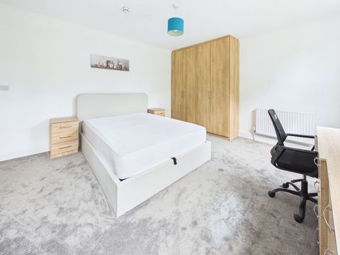 Russell Street, Reading RG1, Room to rent