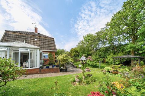 Edgemoor Close, Upper Killay, Swansea SA2