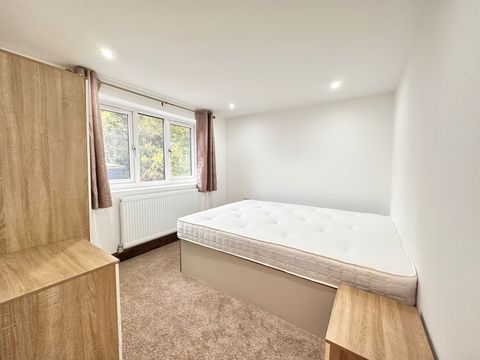Reading RG2, Room to rent