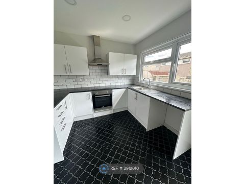 Southall Avenue, Neath SA10