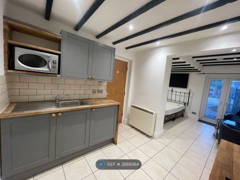 Ground Floor Studio, Southampton SO19, Studio to rent