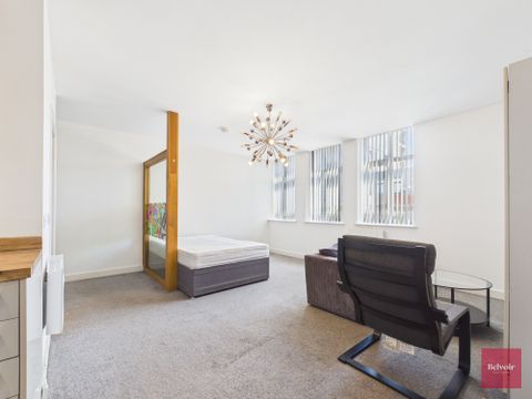 College Street, City Centre, Swansea SA1, Studio to rent