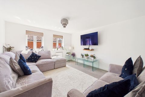 Peacock Grove, Queens Hills, Norwich NR8