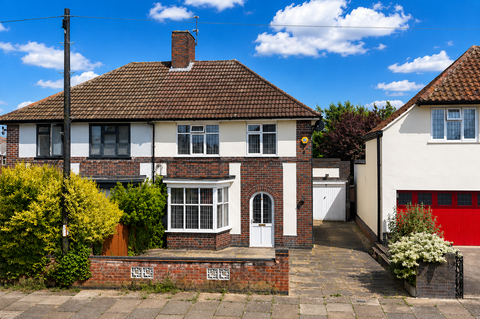Dumbleton Avenue, Leicester, Leicestershire LE3