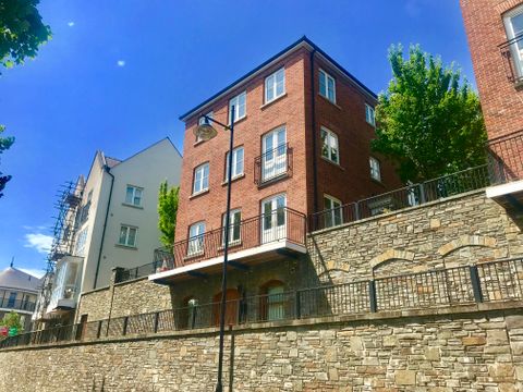 Meadow Bank, Neath SA10, Studio to rent
