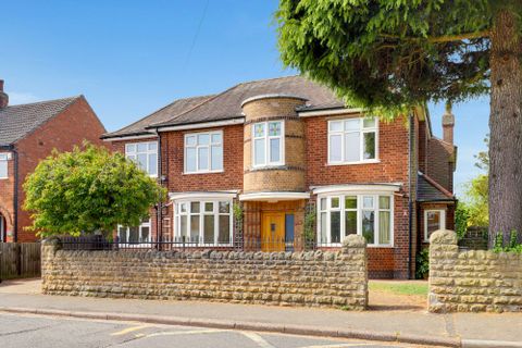 Briar Gate, Long Eaton NG10
