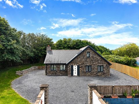 Bwrw Road, Loughor SA4