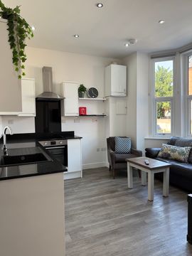 Flat 2D, Charnwood Grove NG2
