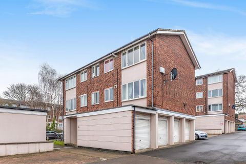 Lizmans Court, East Oxford OX4