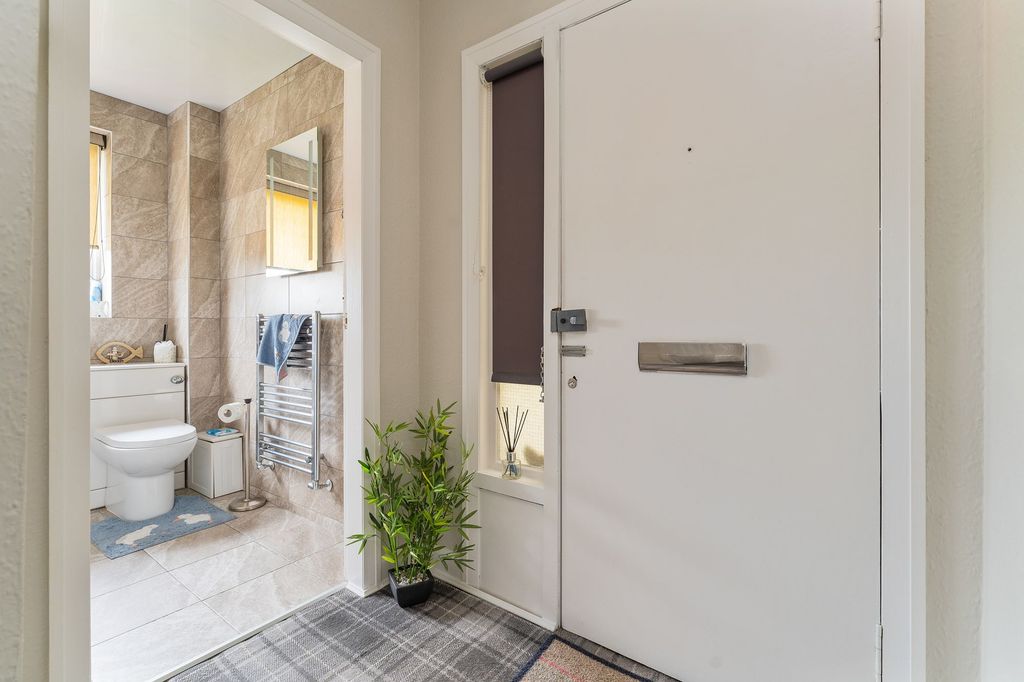 Additional image 2 of 2 bed flat for saleMackenzie Drive, Kilbarchan PA10