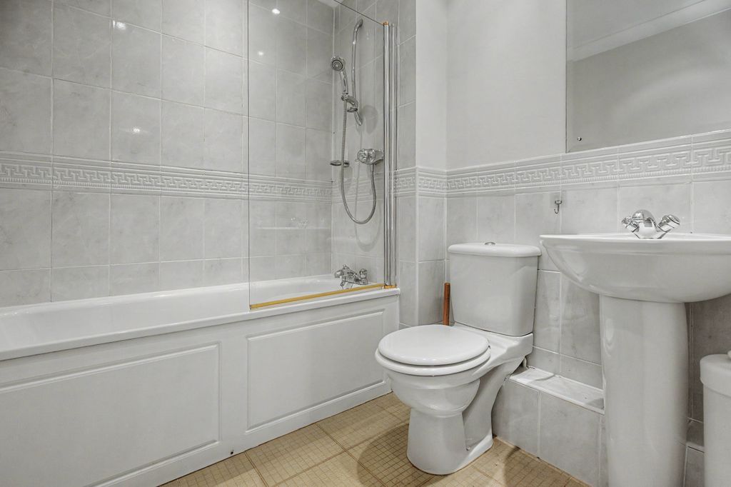 Additional image 6 of 2 bed flat for saleRiver View Terrace, Abingdon OX14